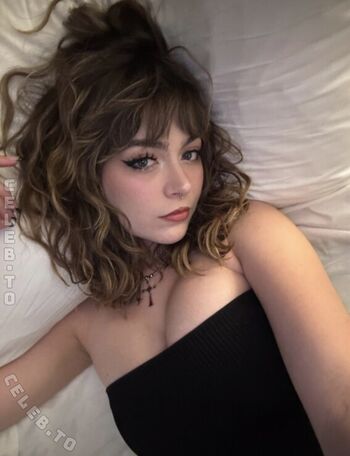 Full leaked Rowsvee page private photo