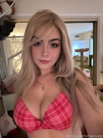 Full leaked Rowsvee  page private photo