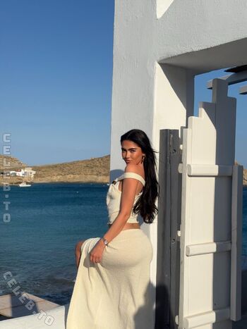 Full leaked Roxanarosuu page private photo