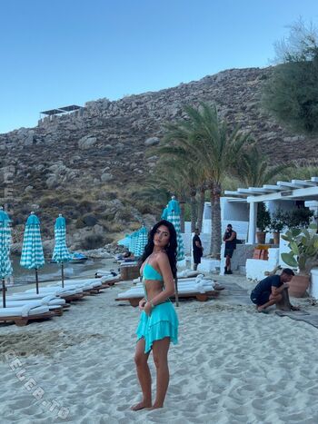 Full leaked Roxanarosuu page private photo