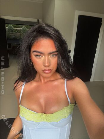 Full leaked Roxanarosuu private photo