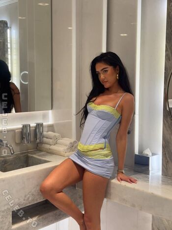 Full leaked Roxanarosuu private photo