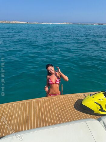 Full leaked Roxanarosuu page private photo