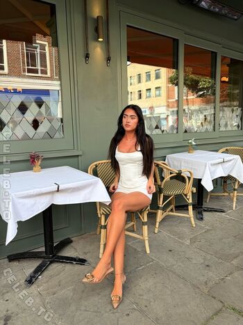 Full leaked Roxanarosuu page private photo