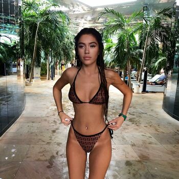 Full leaked Roxanarosuu page private photo