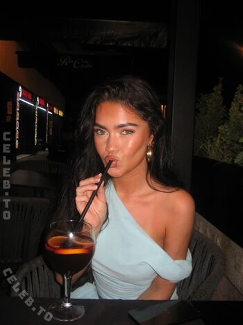 Full leaked Roxanarosuu private photo