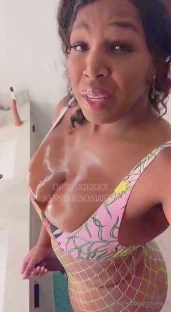 Full leaked Roxiethick private photo