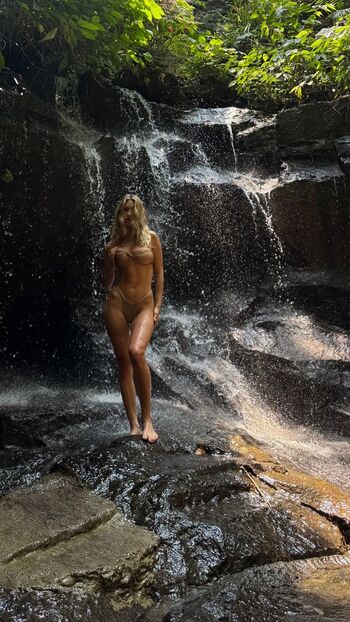 Full leaked Roxolana kushniruk private photo