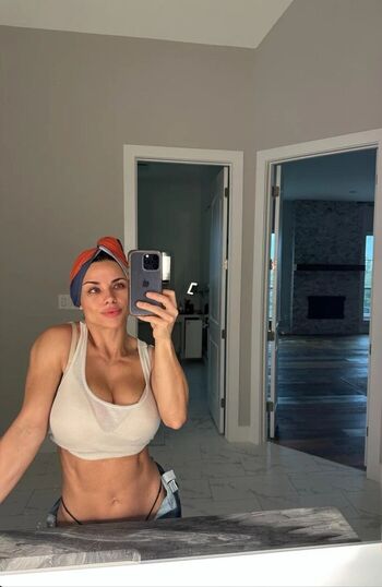 Full leaked Roxyqueflexx private photo