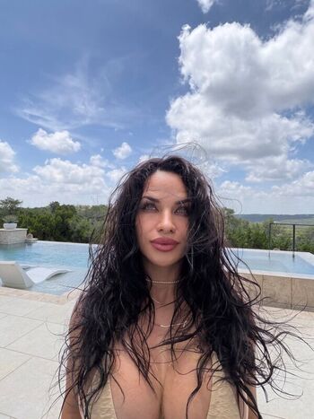 Full leaked Roxyqueflexx private photo