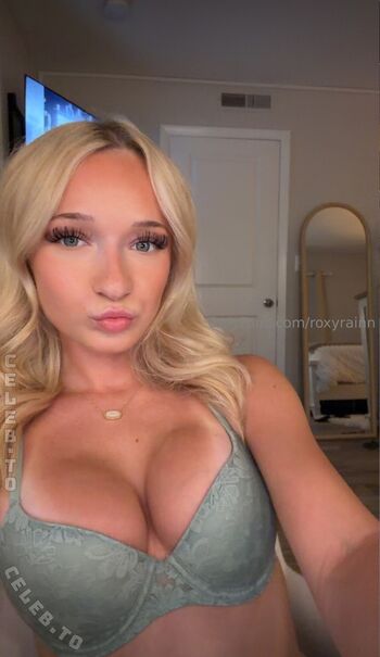 Full leaked Roxyrainn private photo