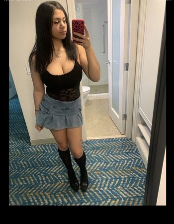 Full leaked Royaltysnight private photo