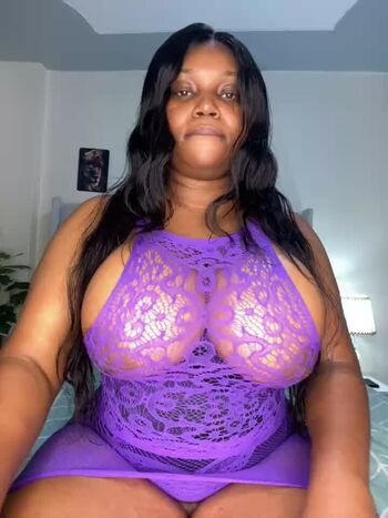 Full leaked Royalvibexo private photo