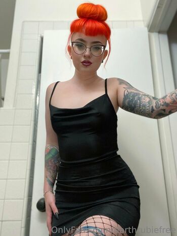 Full leaked Rubiehellia private photo