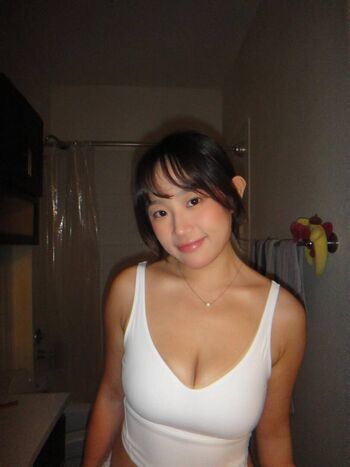 Full leaked Rubyzhu page private photo