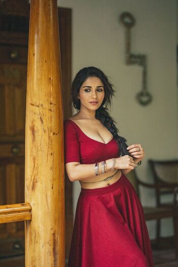 Full leaked Ruhani sharma private photo