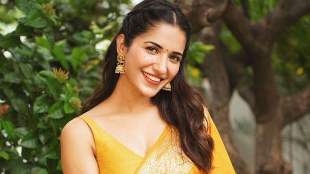 Full leaked Ruhani sharma private photo