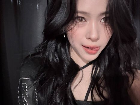 Full leaked Ryujin page private photo
