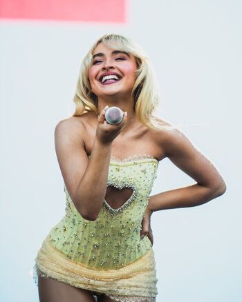 Full leaked Sabrina carpenter private photo