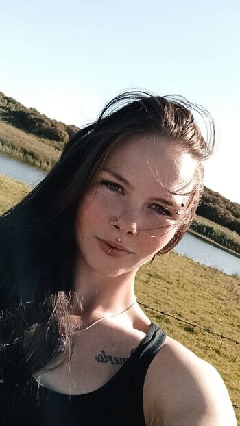 Sacha Carina