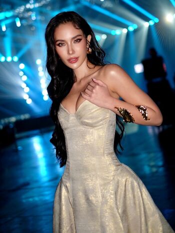 Saffron Maya Snook