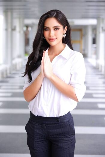 Saffron Maya Snook