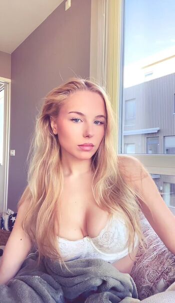 Full leaked Sagafrost private photo