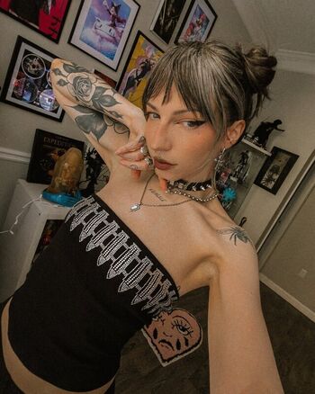Full leaked Sailorbeeee private photo