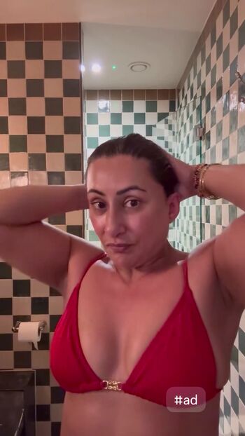Full leaked Saira khan private photo