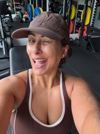 Full leaked Saira khan private photo