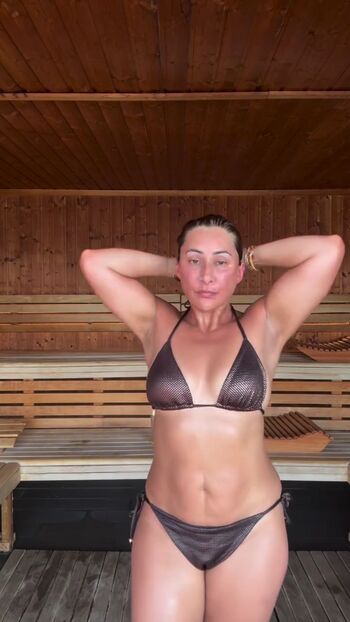 Full leaked Saira khan private photo