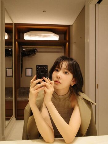 Full leaked Sakura miyawaki page private photo