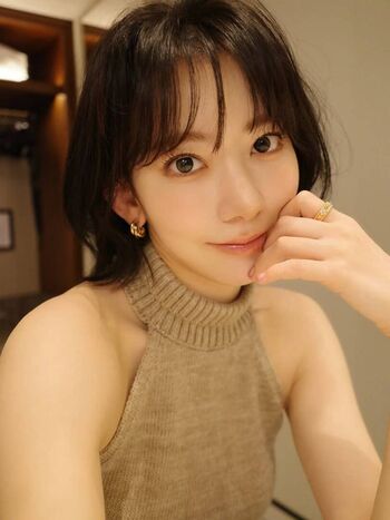 Sakura Miyawaki 宮脇 咲良
