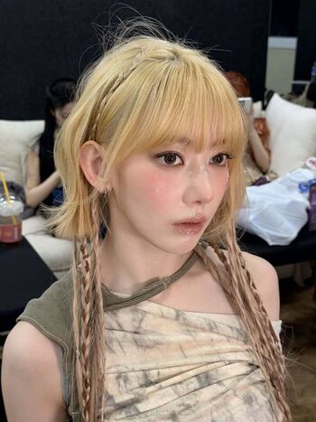 Full leaked Sakura miyawaki private photo