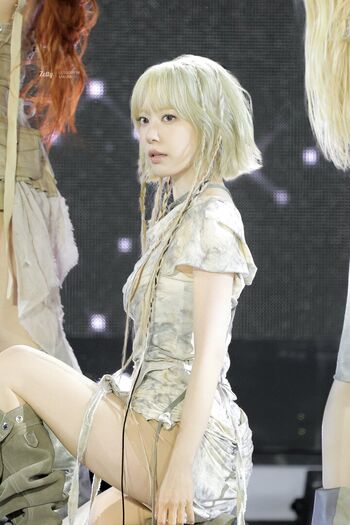 Full leaked Sakura miyawaki private photo