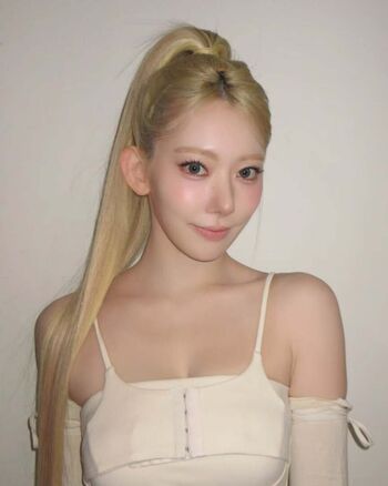 Full leaked Sakura miyawaki private photo