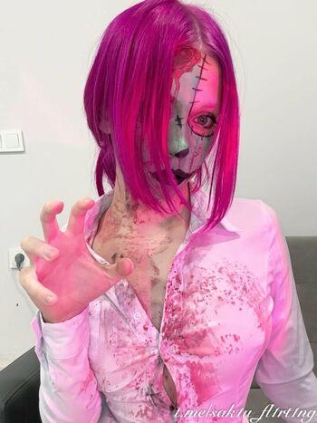 Full leaked Sakyu flirting private photo