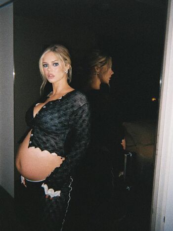 Full leaked Samara weaving page private photo