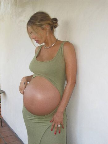 Full leaked Samara weaving page private photo