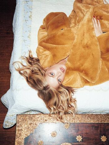Full leaked Samara weaving page private photo