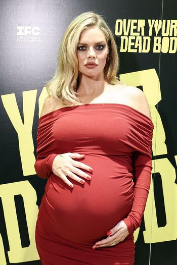 Full leaked Samara weaving private photo