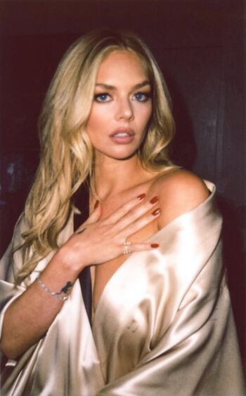 Full leaked Samara weaving private photo