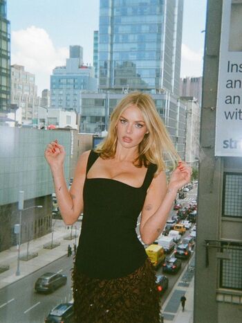 Full leaked Samara weaving private photo