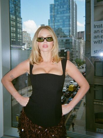Full leaked Samara weaving private photo