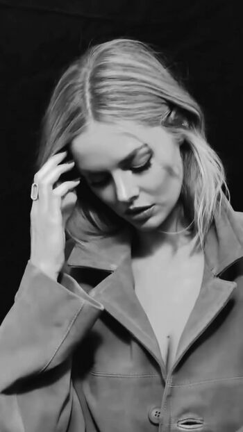 Full leaked Samara weaving private photo