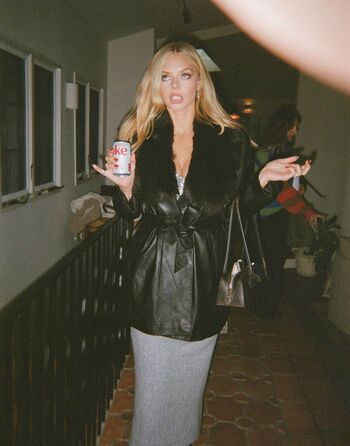 Full leaked Samara weaving private photo