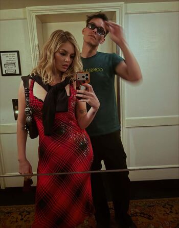Full leaked Samara weaving private photo