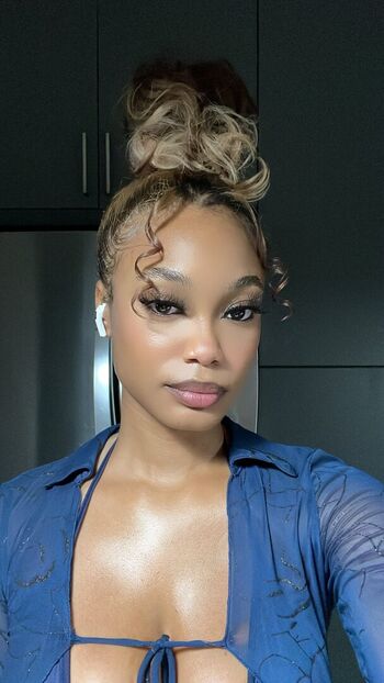 Full leaked Samone private photo