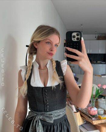 Full leaked Saniskates private photo