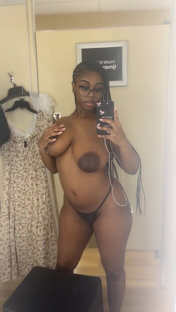Full leaked Santassweetest private photo